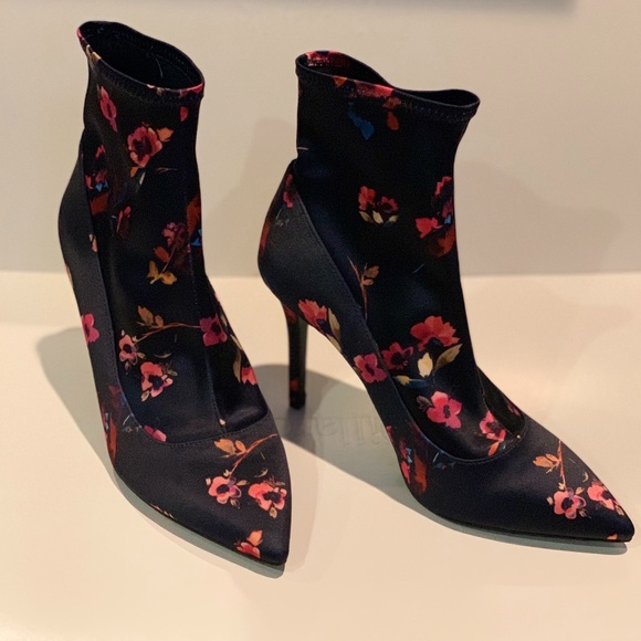 Gianni Bini Shoes - Gianni Bini Flower Fabric Bootie